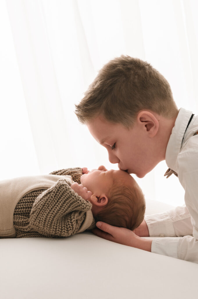 grote broer met baby broer